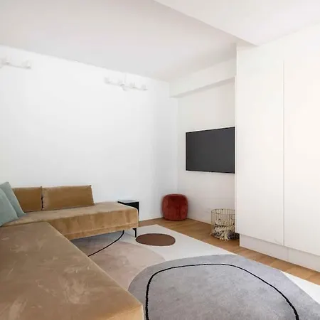 Spacious Double-Apartment For 10 In Cph City Center Apartment