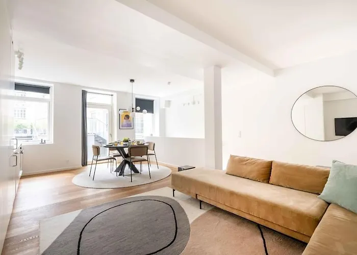 Spacious Double-apartment For 10 In Cph Center